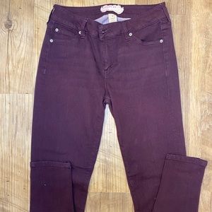 Women’s maroon skinny pants